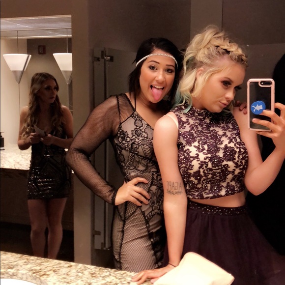 Meet Your Posher - Picture 5 of 5